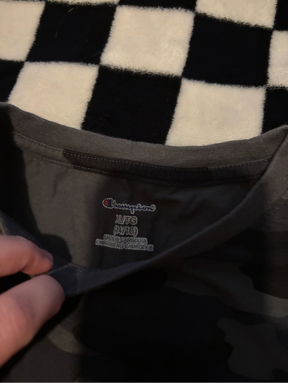 Xlarge 14/16 camo champion tshirt - Picture 2 of 2